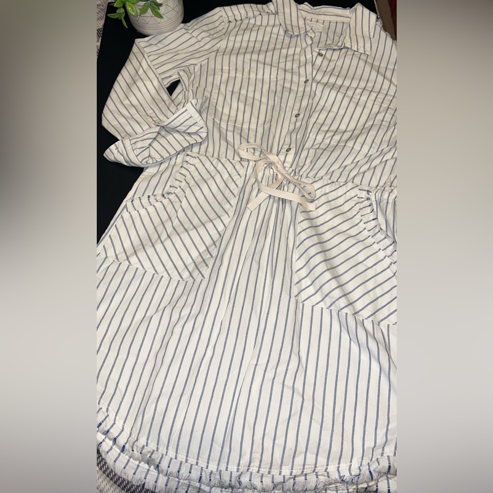 Caslon White & Blue Striped Shirt Dress with Raw Hems & 3/4 Sleeves Size Medium